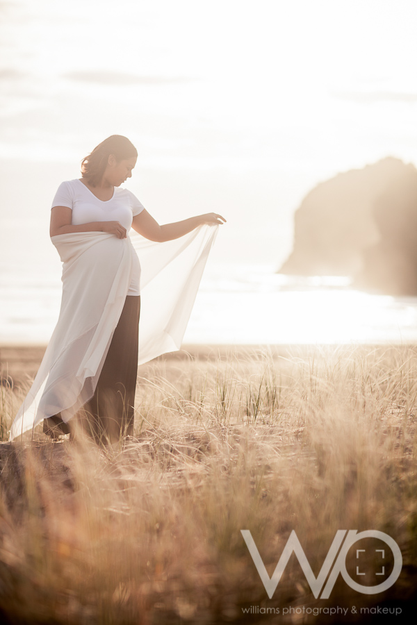 Auckland Beach Maternity Photos
