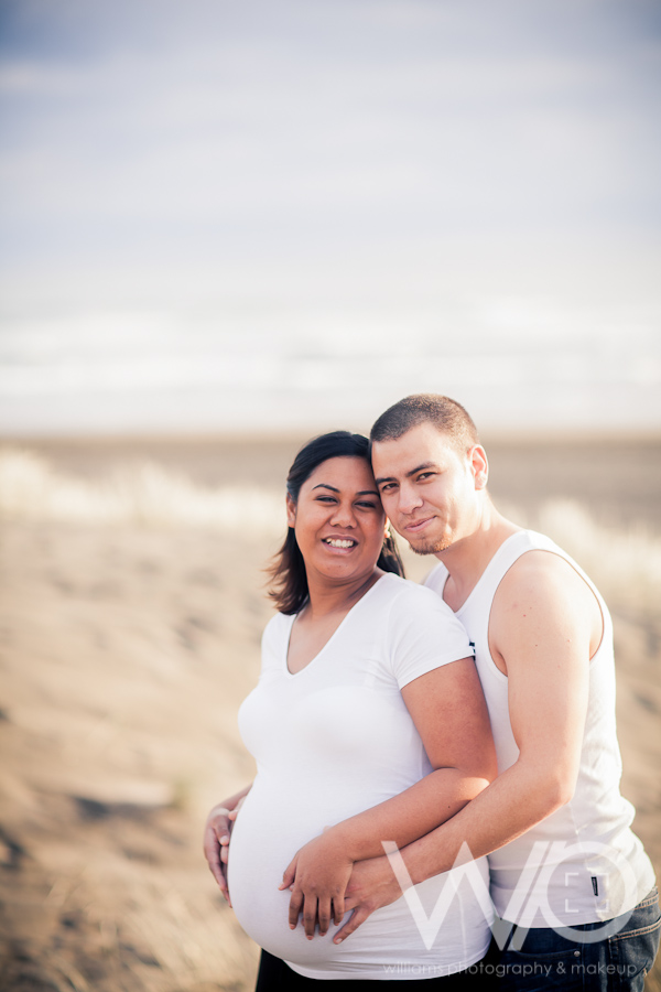 Auckland Beach Maternity Photos