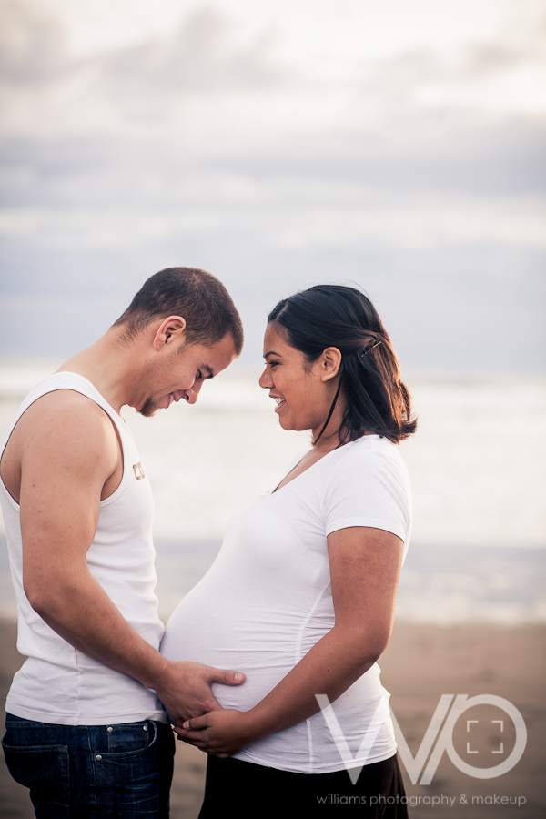 Auckland Beach Maternity Photos