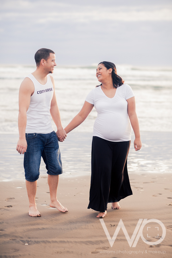 Auckland Beach Maternity Photos Bethells with Iaeva and Nathan