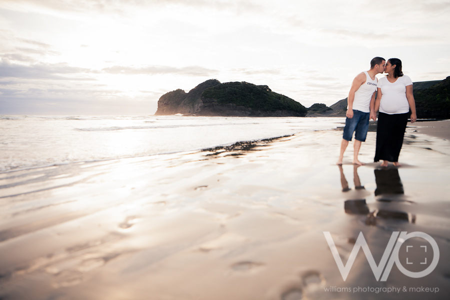 Auckland Beach Maternity Photos