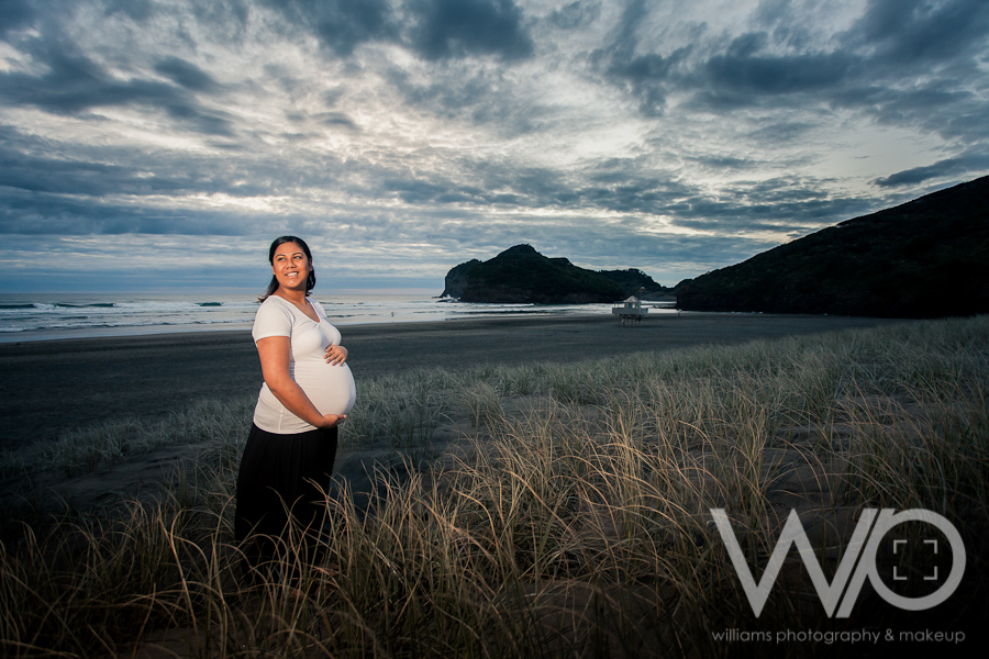 Auckland Beach Maternity Photos